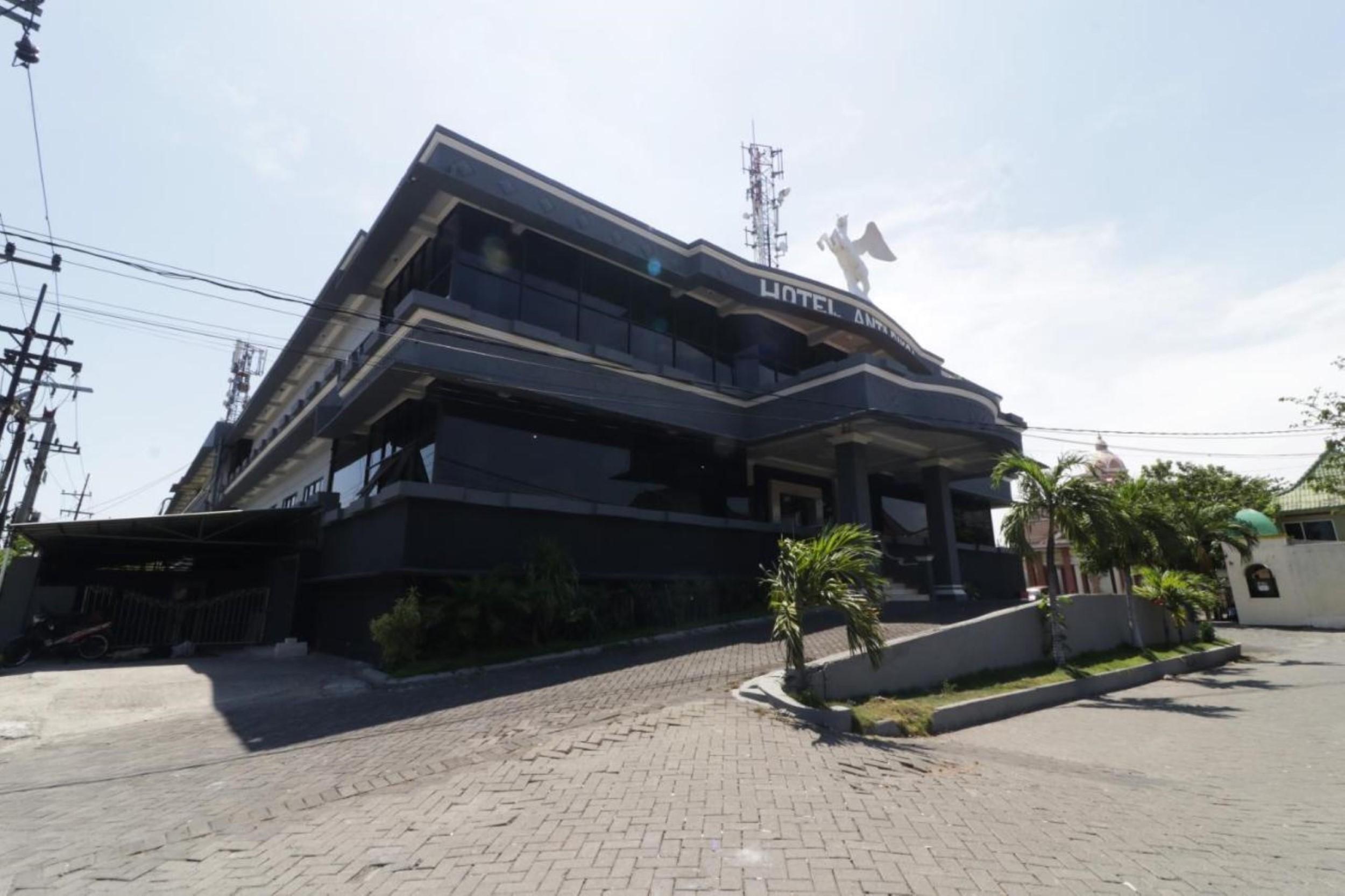 Hotel Antariksa Dupak Luaran gambar
